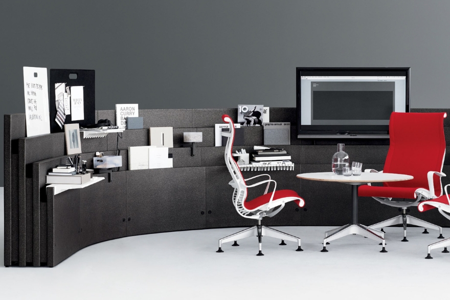 Arredamento per ufficio con scrivania e scaffalature realizzati in ARPRO