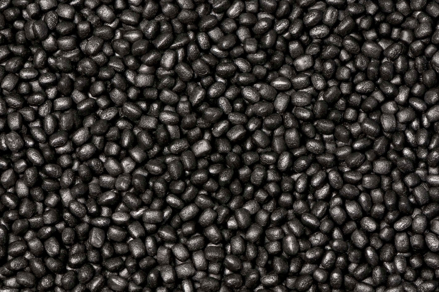 Primo piano di perle di forma arrotondata ARPRO EPP 5135 nere