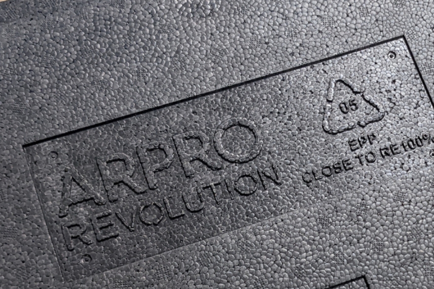 Pieza de EPP negra fabricada con ARPRO REvolution
